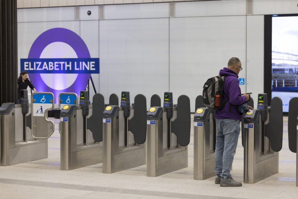 Elizabeth Line - Transport for London